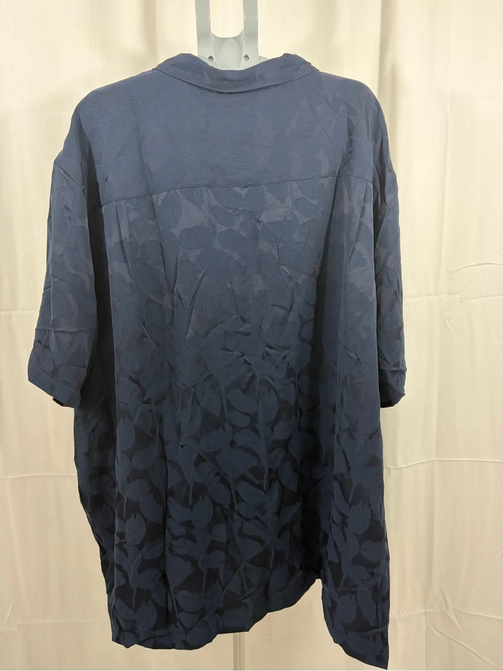 NWT Shaquille O’Neal Women’s XLG Navy Blue Floral Short-Sleeve Button-Up Shirt